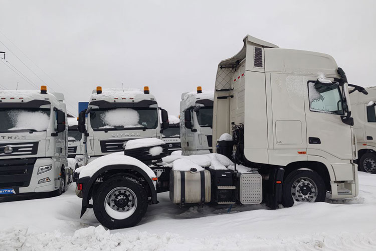 DONGFENG DFH4271 сбоку